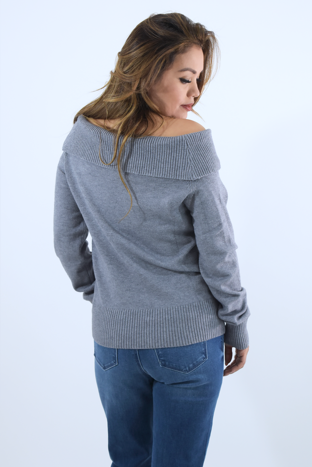 BLUSA TEJIDA CON CUELLO EXTENDIDO