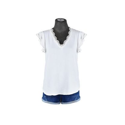 Blusa con encaje en cuello