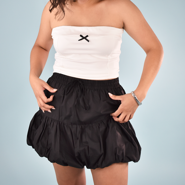 BLUSA STRAPLESS CON MOÑO