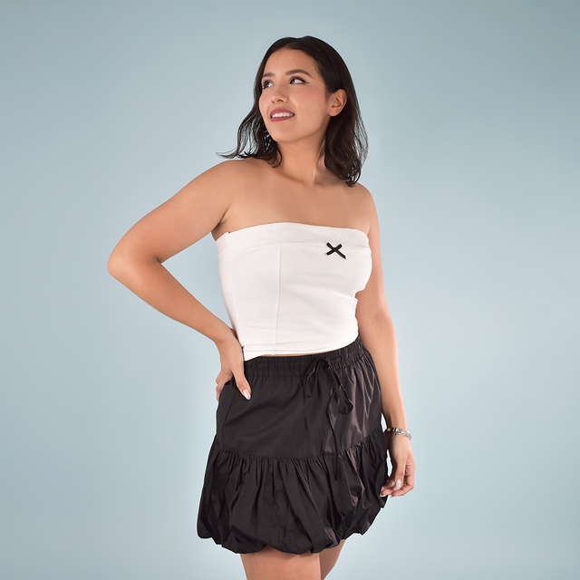 BLUSA STRAPLESS CON MOÑO